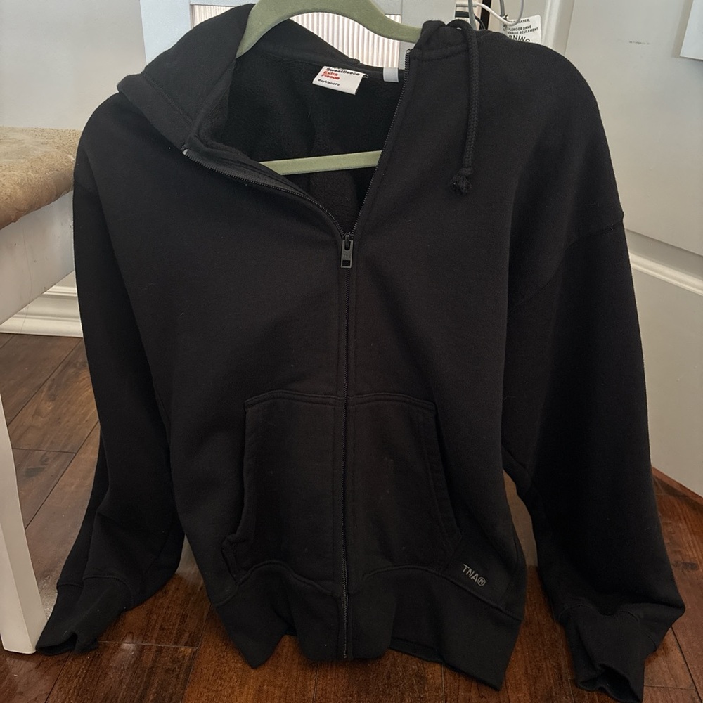 Aritzia Black Zip-Up Hoodie